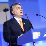 Néolibéral et réactionnaire : comment Viktor Orbán est devenu le héros de l’extrême droite [Podcast]
